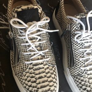 Unisex Giuseppe zanotti size 42